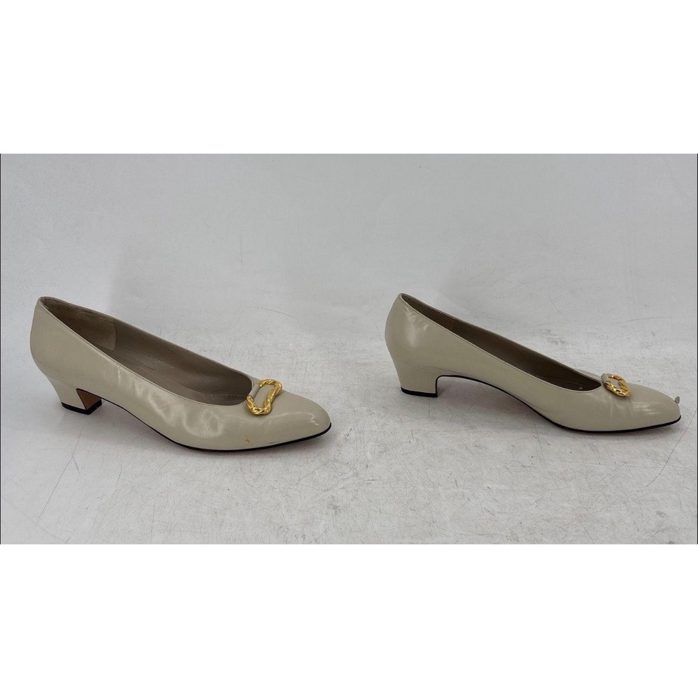 Salvatore Ferragamo Vintage Beige Leather Kitten Heel Pumps Gold Hardware 9.5 AA